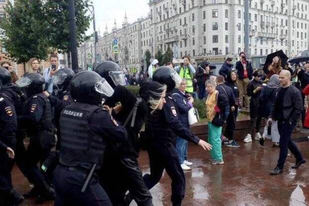 Страх победил: главные итоги акции протеста в Москве Страх победил: главные итоги акции протеста в Москве