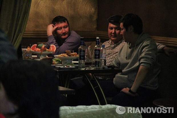 Таджикский рэп, киргизский клуб. Ночная жизнь гастарбайтеров tajikdiaspora05 Таджикский рэп, киргизский клуб. Ночная жизнь гастарбайтеров