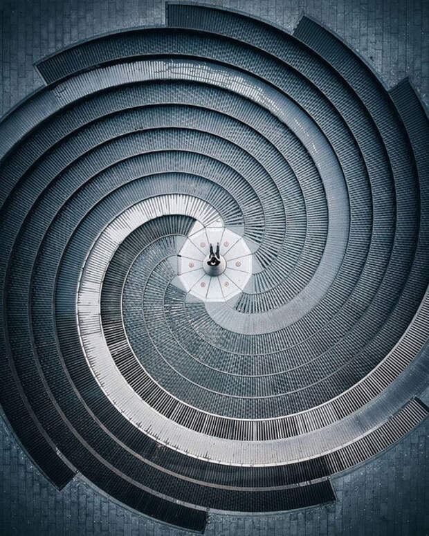 Спираль. Автор Demas Rusli.