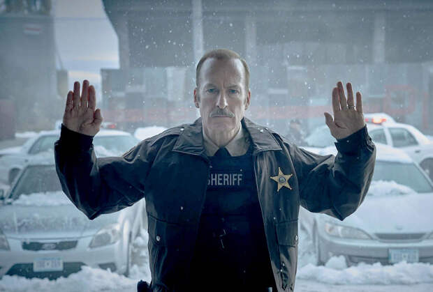 Звезды «Джона Уика» и «Во все тяжкие» сошлись в новом боевике «Нормал». Какие еще всеми любимые фильмы он напоминает?