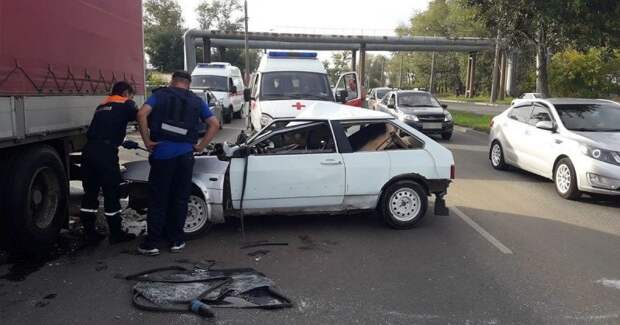 Авария дня. Молодой водитель оправил свою подругу на небеса