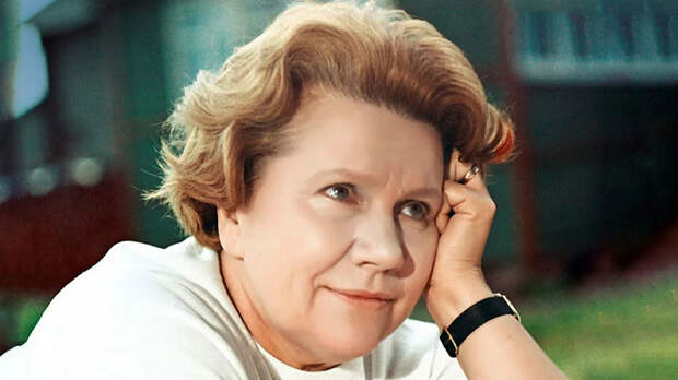 «Я знаю, Миши нет»: почему народная артистка Нина Сазонова, пережившая войну и плен, не смогла спасти единственного сына