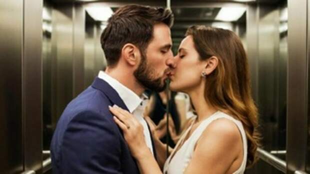 Поцелуй в лифте / Изображение сгенерировано ИИ Kandinsky / amic.ru