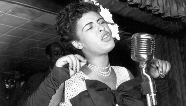 billie-holiday-on-stage-sized