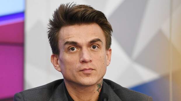 Жена хоккеиста КХЛ: «Влад Топалов — больной ублюдок. Почему такие нелюди в России являются знаменитостями?»