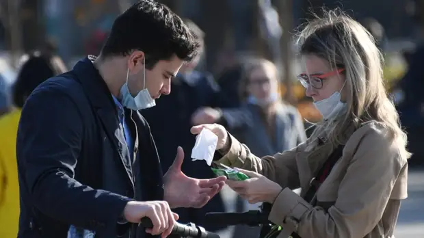 «Обеспечит пациентов комплексной терапией»: в Москве утвердили стандарт лечения больных с COVID-19 в стационарах