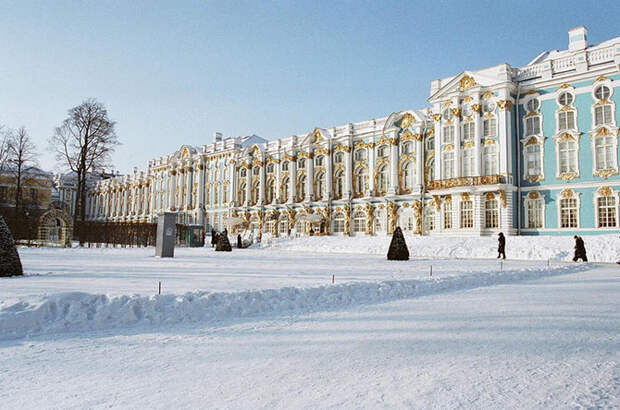 Дворцы и замки зимой