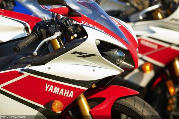Фотографии спортбайка Yamaha YZF-R1 2012