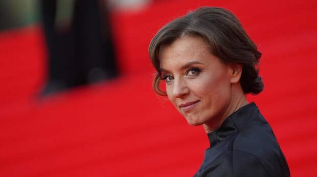 Алферова высказалась о любви на фоне свадьбы Беровева: "20 лет - опыта нет"