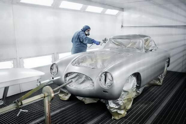 Живая легенда Mercedes 300 SL празднует свое 60-летие (24 фото)