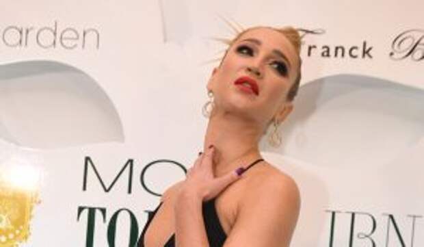 «Я не одинока!»: примкнувшая к темнокожим парням Бузова без оглядки отдалась красавцу с огромным достоинством