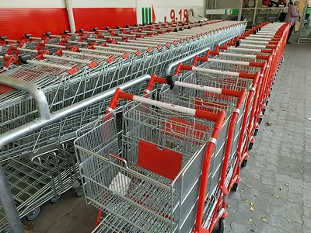 В Челябинске эвакуировали покупателей и продавцов из крупнейшего ТРК