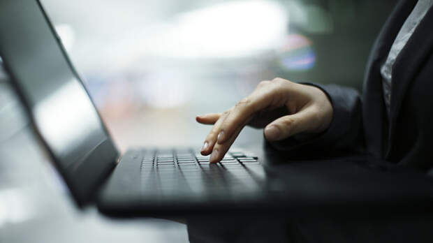 Юрист Хаминский назвал законные способы контроля работы сотрудника на удалёнке