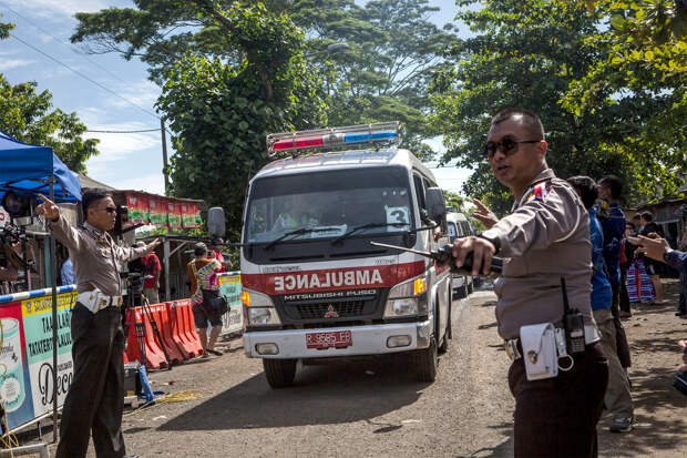 Турист отправился на Бали, попал в аварию и раздробил глазницу