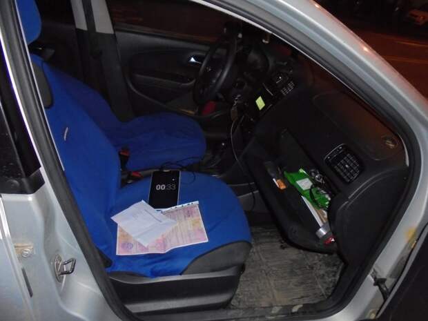 На севере Москвы полицейские задержали двоих подозреваемых в краже автомобиля