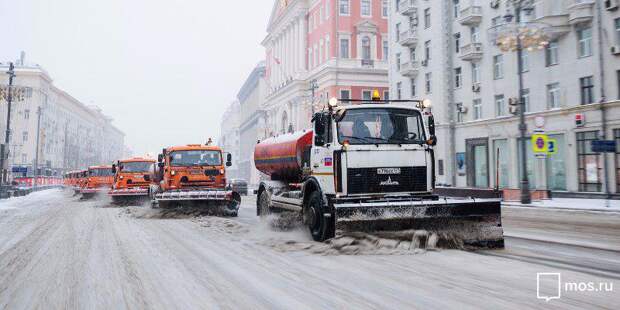 С улиц Москвы ежедневно вывозится до 700 тыс кубометров снега фото:мос.ру