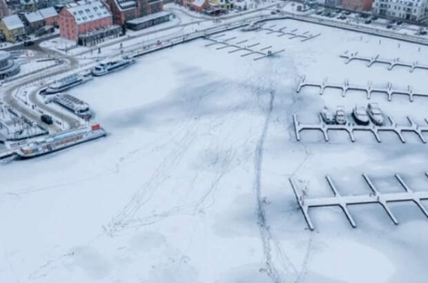 Крупнейшее озеро Германии полностью замерзло из-за аномальных морозов