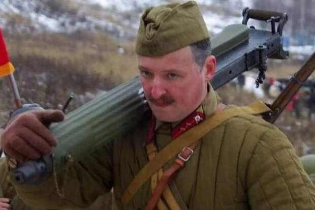 Наступление на Украину должно начаться с ракетного удара по Офису Владимира Зеленского. Об этом...