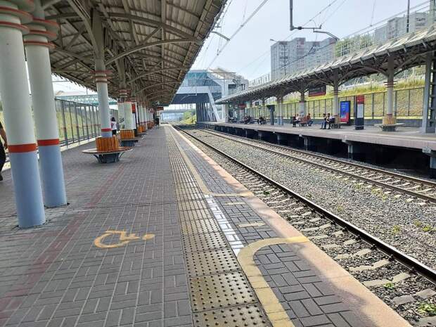 Терминалы для оплаты проезда у контролеров появились в электричках Ярославского направления