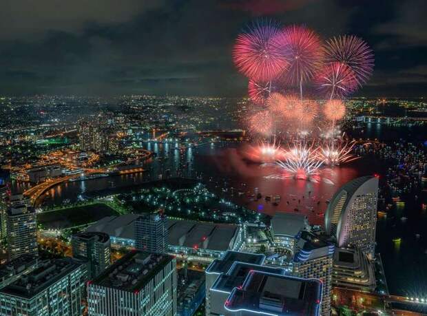 The Japanese Photographer Keisuke Captures The Beauty Of Fireworks In Japan