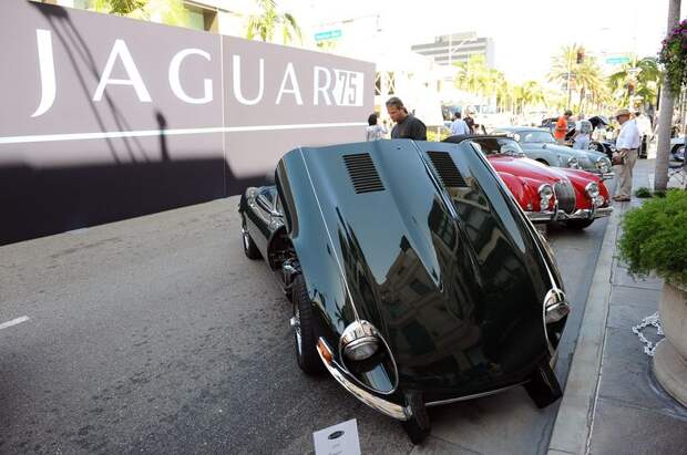 2010 Rodeo Drive Concours (56 фото) 2010 Rodeo Drive Concours (56 фото)