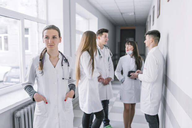 "Штучный товар": врач Прокофьев раскрыл масштаб кадрового кризиса в медицине на фоне споров о мигрантах