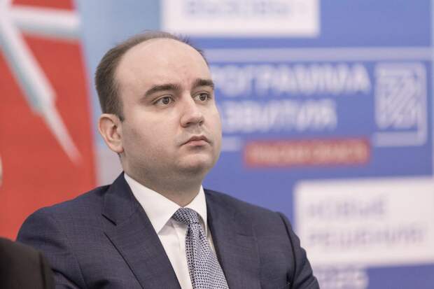 Если кто не знает, у нас тут в Самарской области не так давно ушёл в отставку недавно переизбранный народом (80%, но кого это интересует) губернатор Азаров.