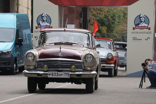 В Москве прошёл автопробег в честь 70-летия выпуска «Волги» М‑21