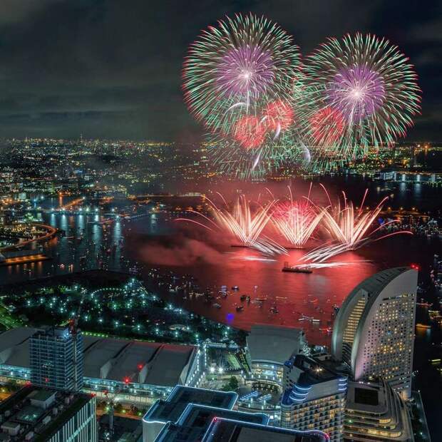 The Japanese Photographer Keisuke Captures The Beauty Of Fireworks In Japan