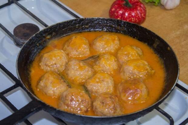 Тефтели готовятся из риса и фарша. / Фото: attuale.ru Тефтели готовятся из риса и фарша. / Фото: attuale.ru