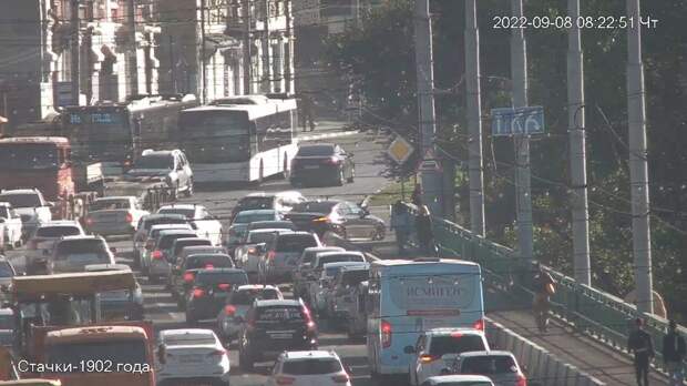 Власти Ростова назвали ДТП причину утренней пробки на Стачки