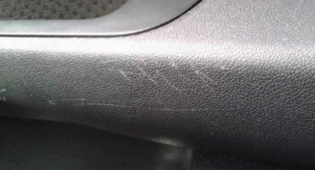 Как избавиться от царапин на пластике в салоне автомобиля