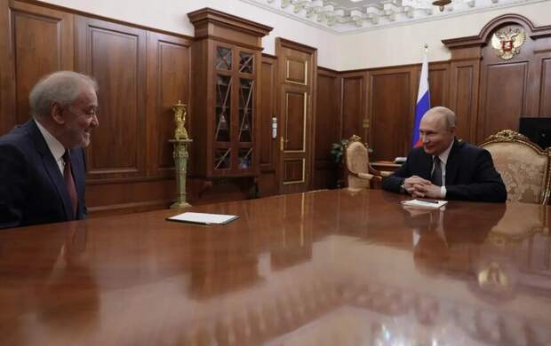Гергиев предложил в беседе с Путиным создать театральный квартал в Петербурге