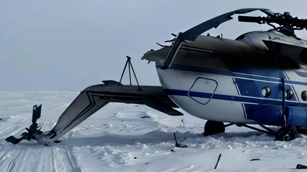 В СК сообщили, что могло стать причиной жесткой посадки вертолета Ми-8 на Урале