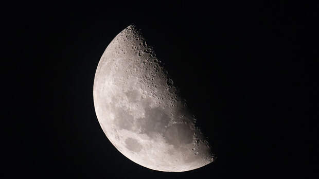 Китайские учёные обнаружили два новых лунных минерала