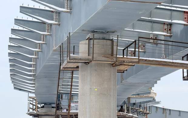 На развязке магистрали М-32 начали возводить съезды