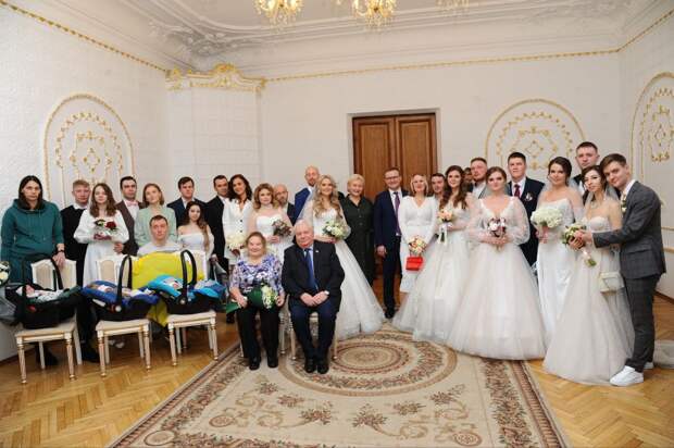 В Нижегородском Доме бракосочетания состоялось праздничное мероприятие, посвященное открытию Года семьи в России