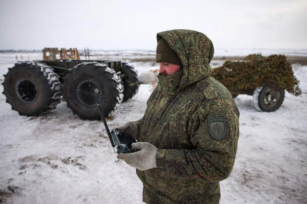 Грузоподъемность российских роботов-доставщиков горючего в зоне СВО оценили