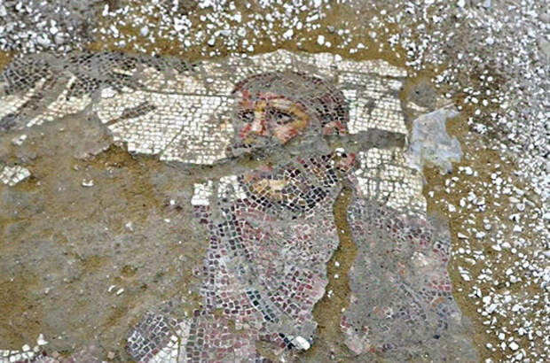 На Кипре раскапывают мозаику с подвигами Геракла