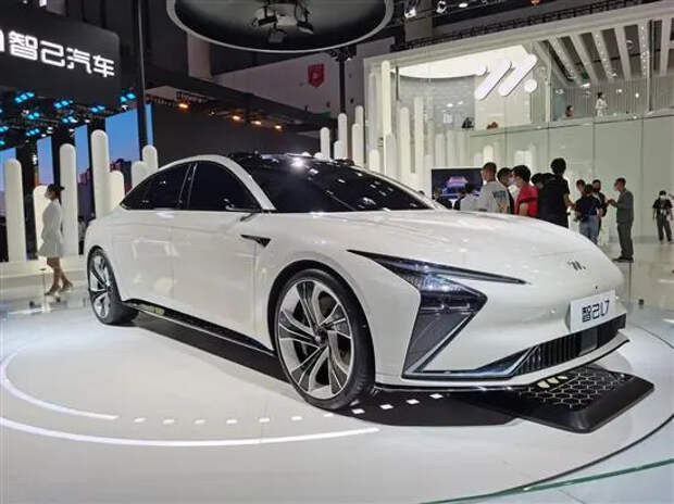 IM Motors начинает поставки L7 в Китай по цене 55 114 долларов