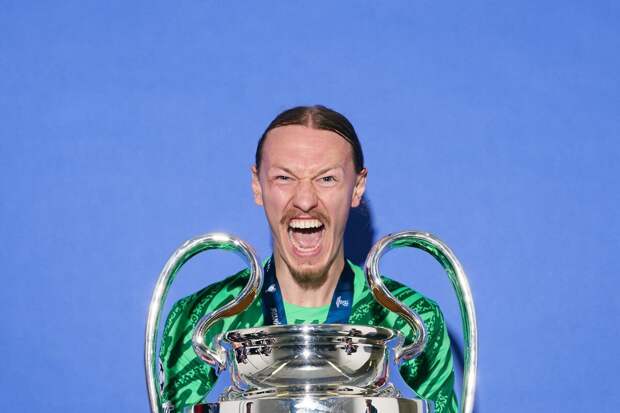 В "ПСЖ" поздравили российского вратаря Сафонова с днем рождения