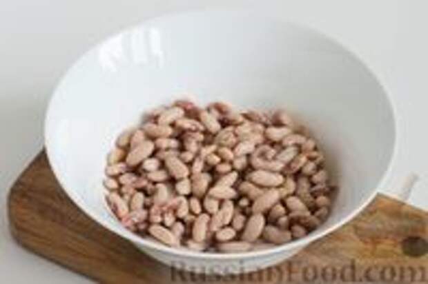 Фото приготовления рецепта: Котлеты из фасоли и риса с орехами - шаг №2