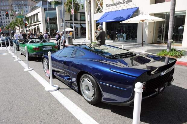 2010 Rodeo Drive Concours (56 фото) 2010 Rodeo Drive Concours (56 фото)