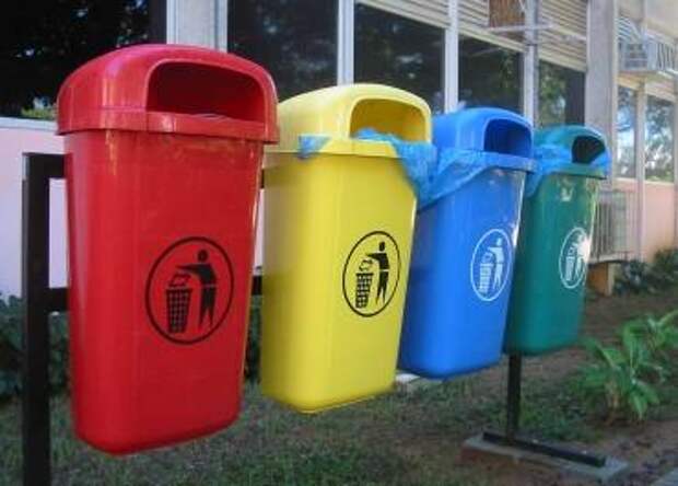 Москвичи проголосуют за цвет контейнеров и мусоровозов