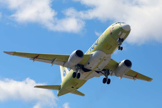 ОАК и HAL подписали договор о совместном производстве самолетов SJ-100