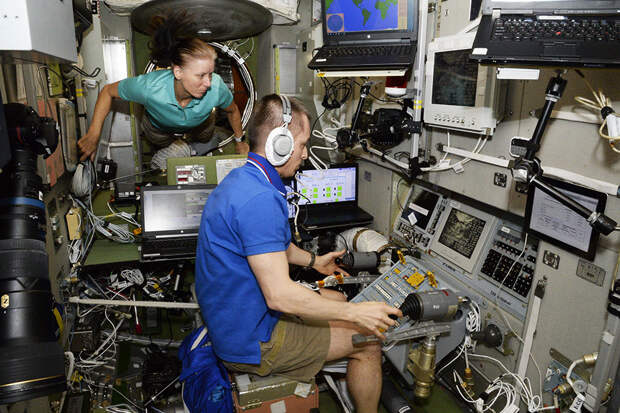 Рогозин заявил о возможности посещения туристами орбитальной станции РФ