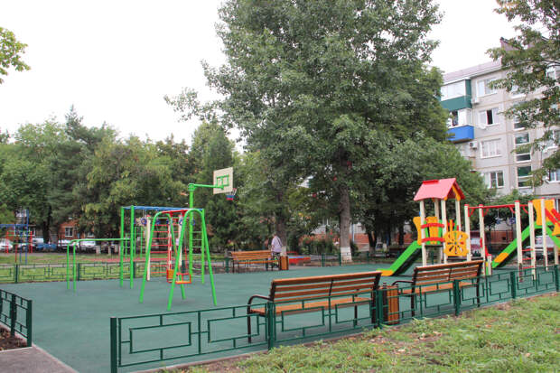 В столице Адыгеи благоустроили семь дворовых территорий