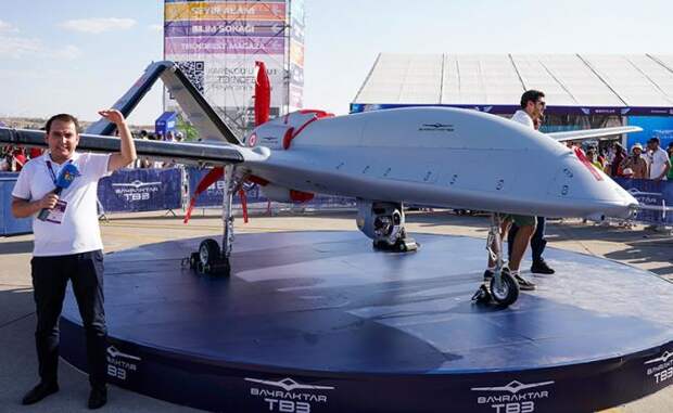 На что намекают турецкие «Байрактары», сбрасывая бомбы в Балтику