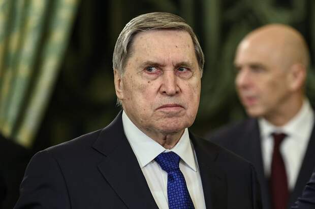 Ушаков отверг просьбу французов о «месте за столом переговоров», визит подтвердил Песков