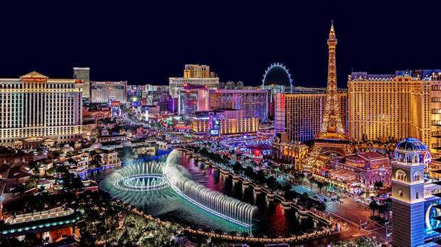 night view of the Las Vegas strip